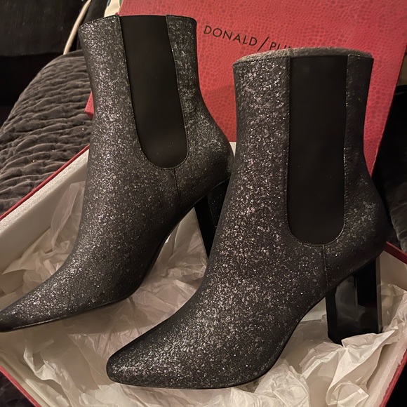Donald J. Pliner Shoes - NEW Donald J Pliner Glitter Block Heel Booties